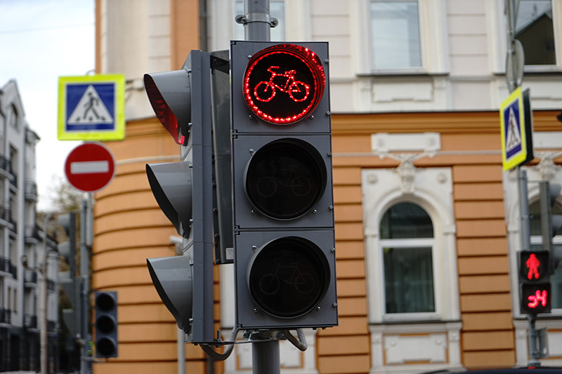 Светофор для велосипедистов на Большой Никитской. Сентябрь 2016 года




