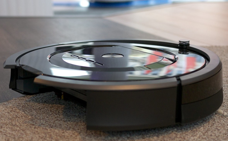 Одна из самых популярных моделей роботов-пылесосов iRobot Scooba