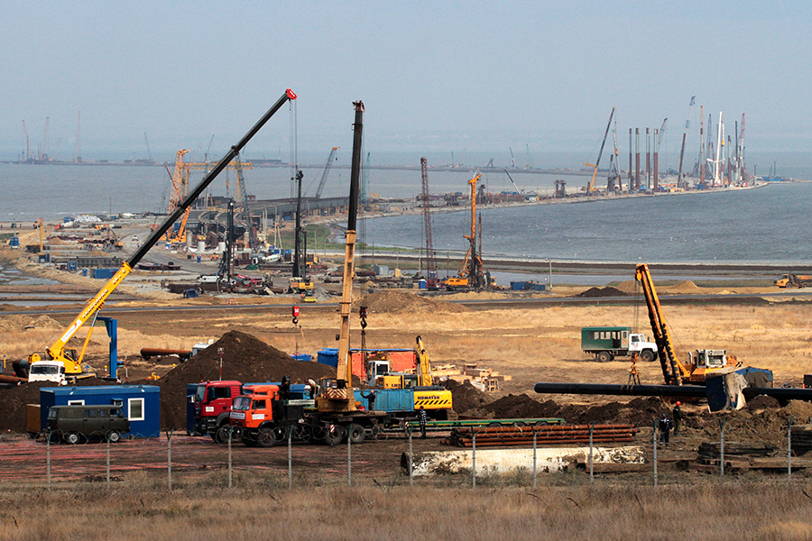 Строительство Керченского моста


