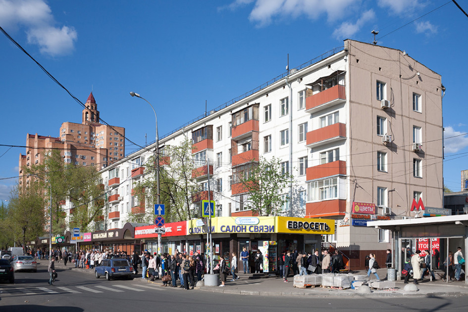 Жилой пятиэтажный дом на Волгоградском проспекте, 121/35, у станции метро «Кузьминки». 2017 год