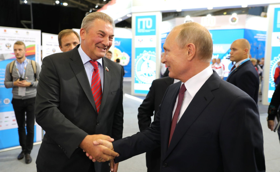 10 октября 2018. Ульяновск. Владимир Путин и Владислав Третьяк на 7-м международном форуме «Россия — спортивная держава»
