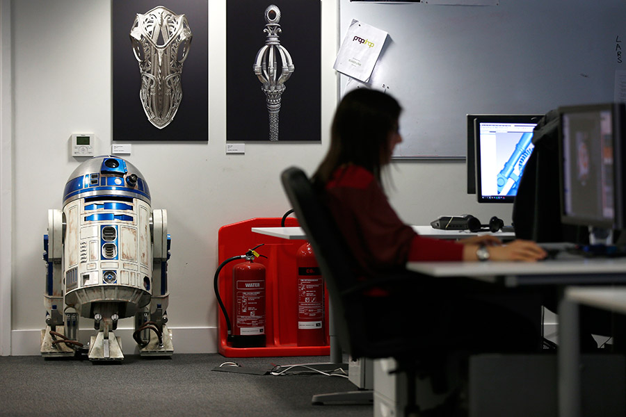 Реплика макета дроида R2-D2