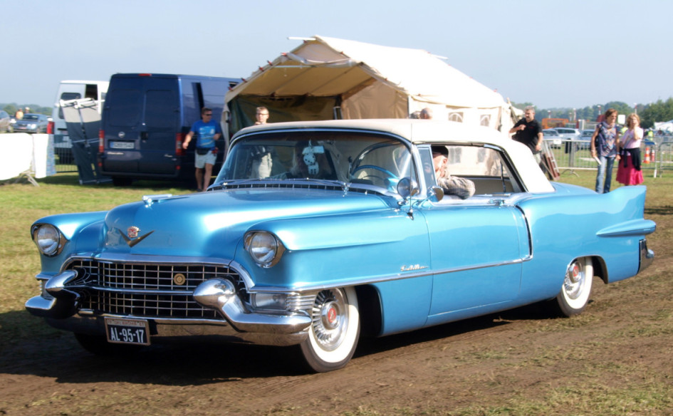 Cadillac Eldorado (1955) на Международной выставке Oldtimer Fly and Drive в 2010 году, Шаффен-Дьест, Бельгия