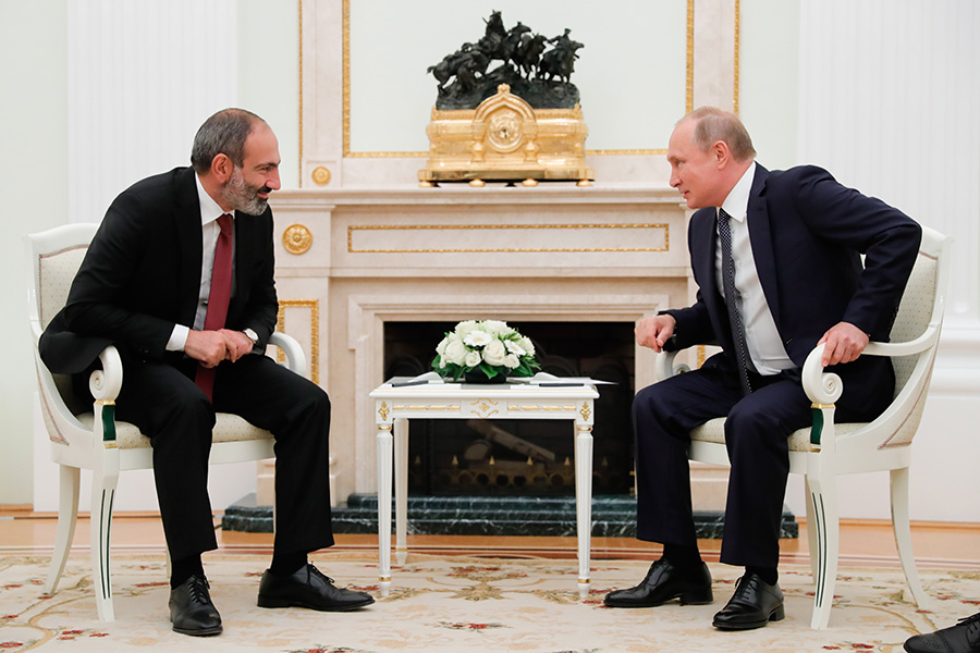 Никол Пашинян и Владимир Путин. Июнь 2018 года