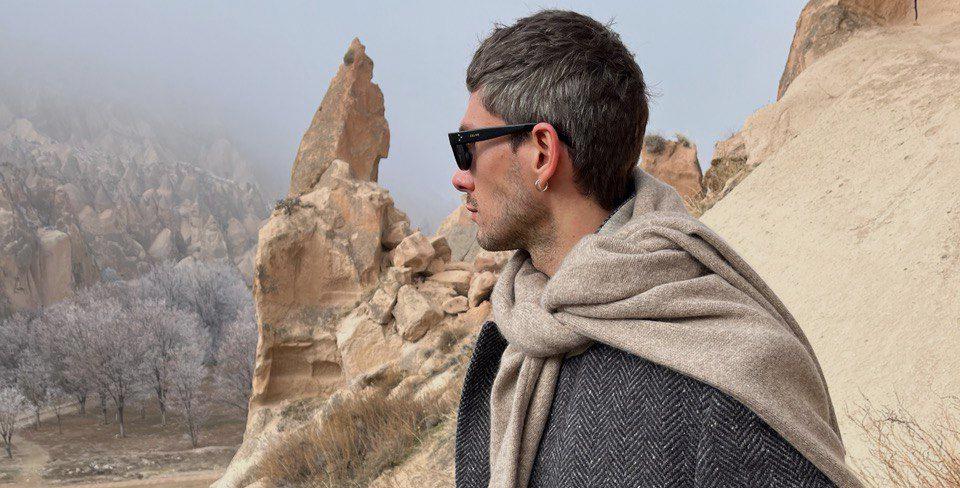 Шапка Prada; Лукбук Bottega Veneta Resort 2025; Кадр из фильма «Дрис Ван Нотен»; Кашемировый джемпер Miu Miu; Михаил Андрухович