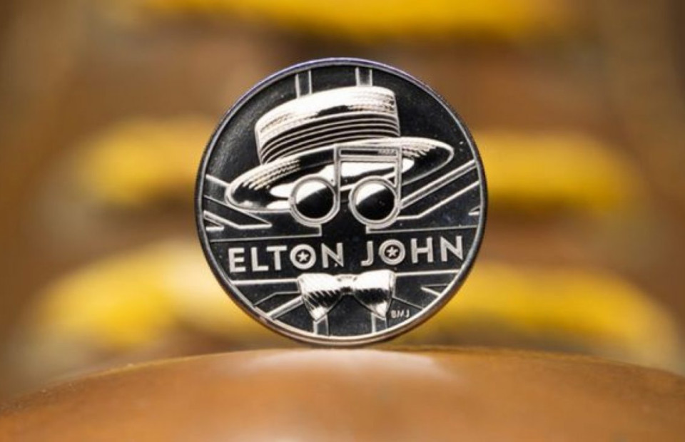 В Англии выпустят монету в честь Элтона Джона