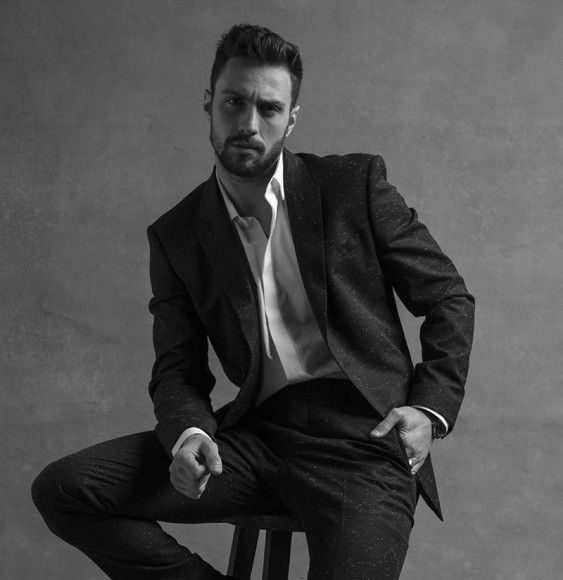 Аарон Тейлор-Джонсон, съемки рекламного ролика Givenchy Gentleman