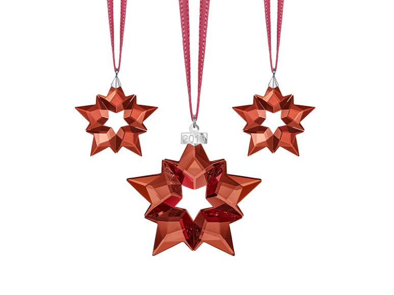 Новогоднее украшение Swarovski, 3790 руб. («Атриум»)