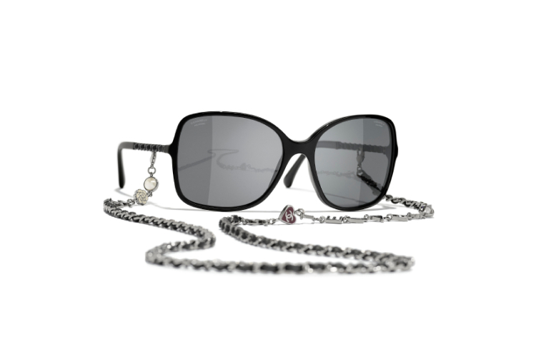 Солнцезащитные очки Chanel, 103 900 руб. (Chanel)