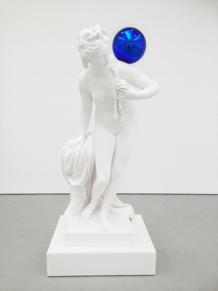 Скульптура Джеффа Кунса «Gazing Ball (Diana)», 2013 г.