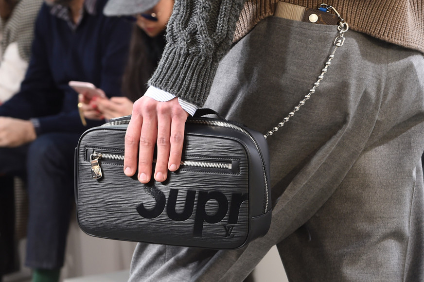 Фото: пресс-службы Louis Vuitton и Supreme