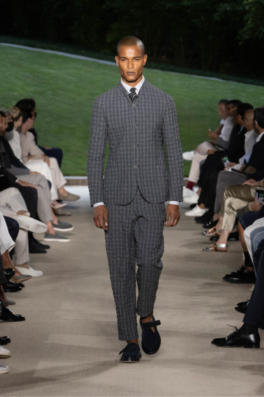 Giorgio Armani, весна-лето 2022