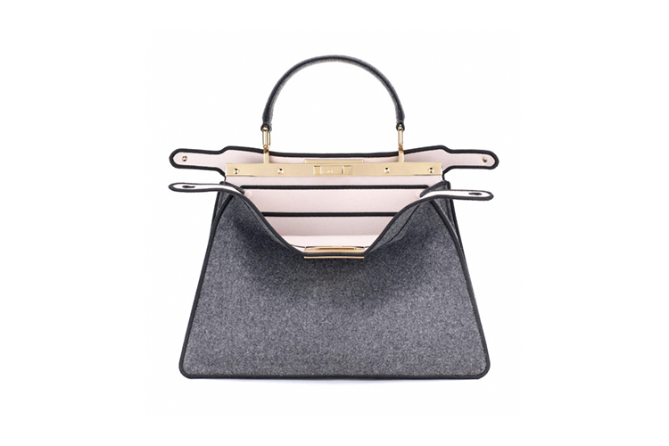 Fendi Peekaboo I See U, 300 000 руб. (Fendi)