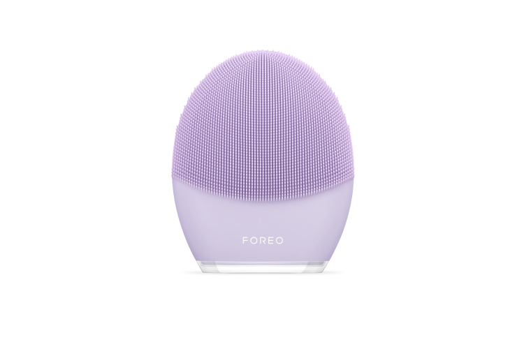 Очищающая щетка для чувствительной кожи лица Luna 3, Foreo, 20 500 руб. («Рив Гош»)