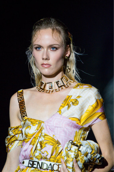 Детали совместной коллекции Fendi и Versace