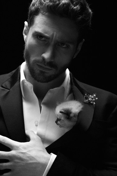 Аарон Тейлор-Джонсон, съемки рекламного ролика ​Givenchy Gentleman