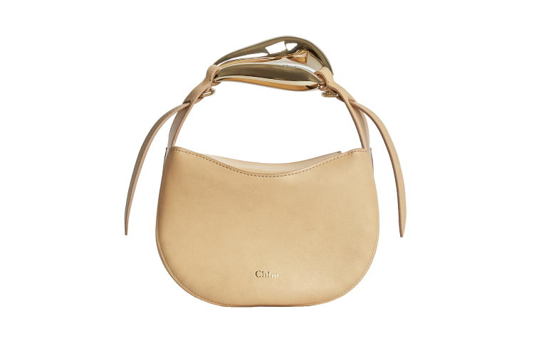 Kiss Round Bag, 113 500 руб. (ЦУМ)