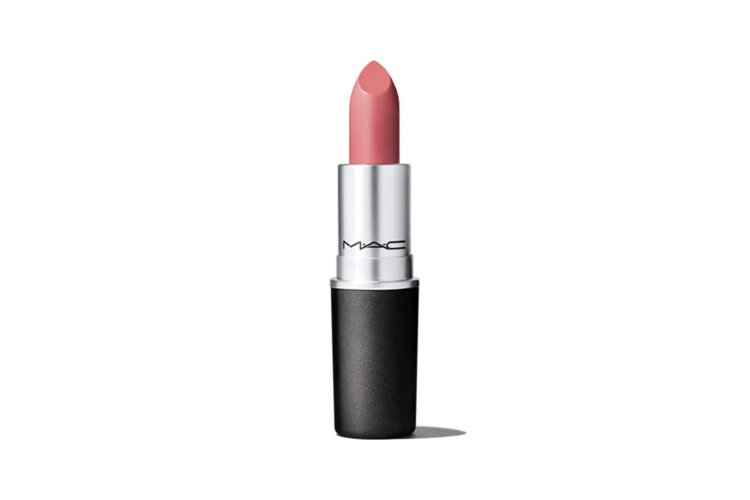 Губная помада Powder Kiss Lipstick, оттенок Stay Curious, MAC, 2100 руб. (mac-cosmetics.ru)