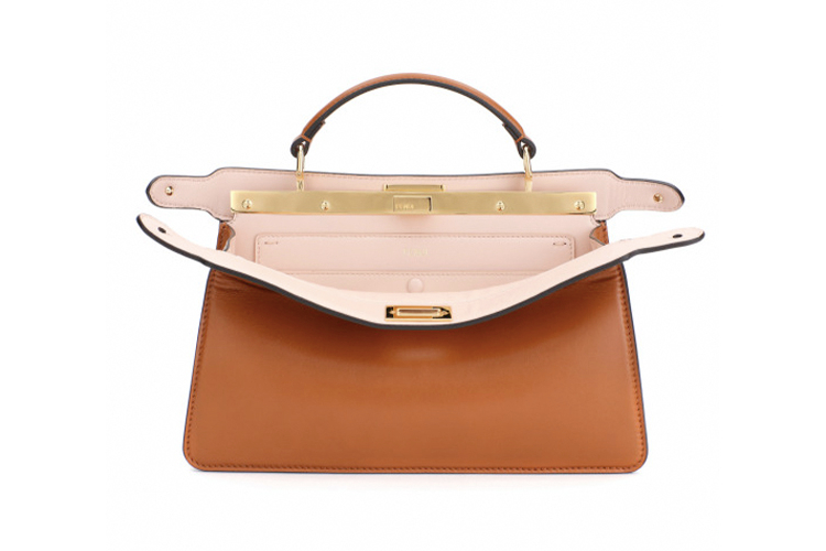 Fendi Peekaboo I See U, 270 000 руб. (Fendi)