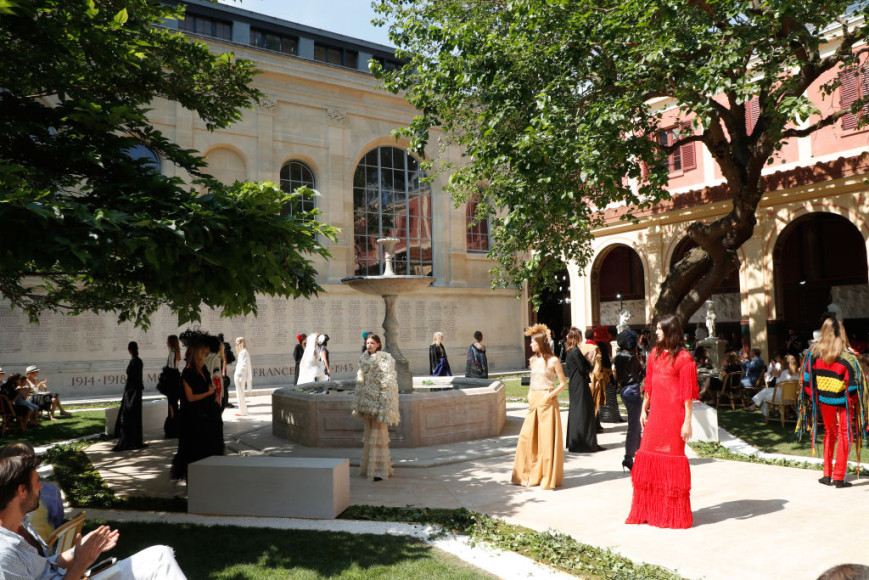 Показ коллекции haute couture сезона осень-зима — 2018/2019