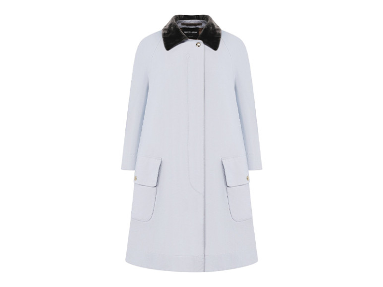 Плащ Giorgio Armani, 195 500 руб. (tsum.ru)