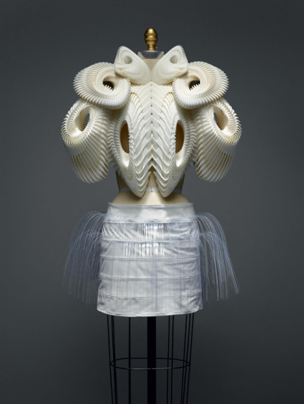 Ирис ван Херпен, платье haute couture, весна-лето 2010
