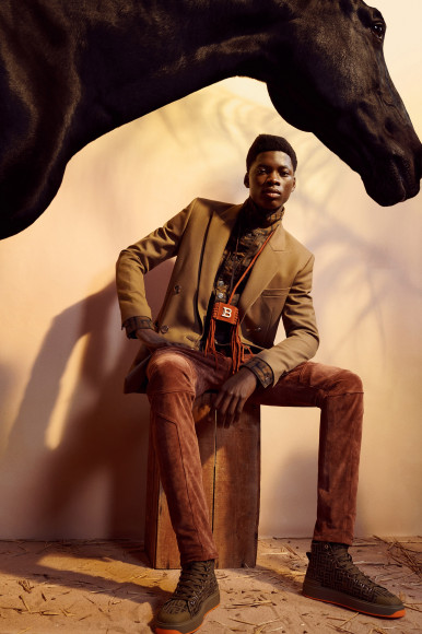 Коллекция Balmain X Netflix The Harder They Fall