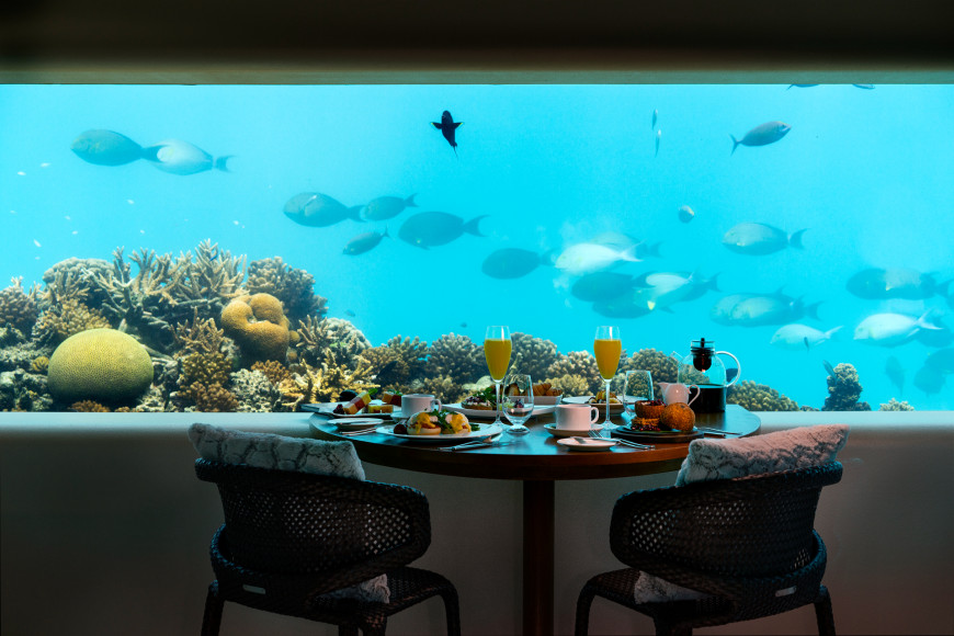 Подводный ресторан в отеле Huvafen Fushi