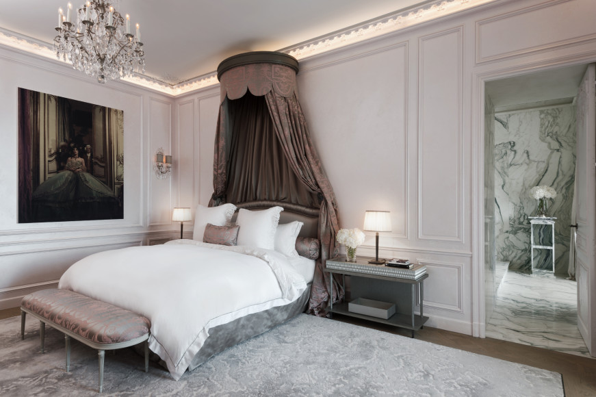 Спальня в сьюте Les Grands Appartements
