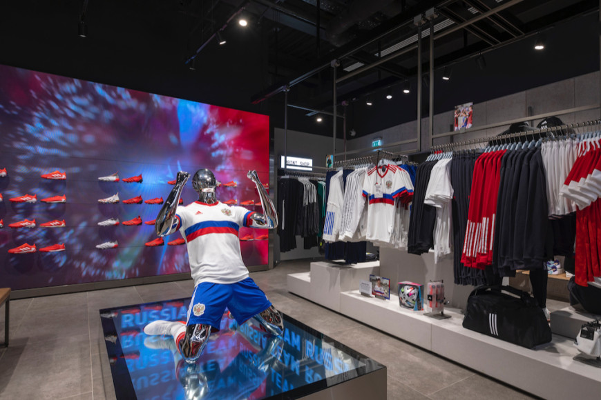 Флагманский магазин adidas на Кузнецком мосту