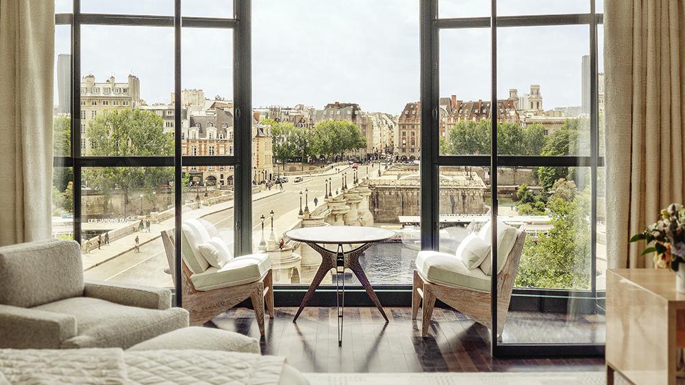 Отель Cheval Blanc Paris, Париж