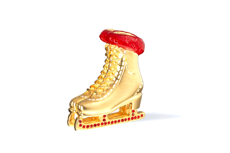 Коллекционные твердые духи Ice Skate, Estee Lauder, 40 000 руб. (esteelauder.ru)