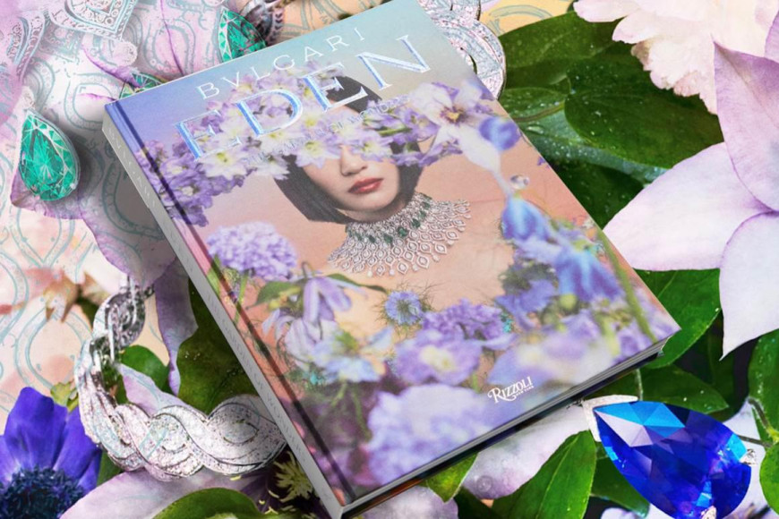 Альбом «Bulgari Eden. The Garden of Wonders» с эскизами и фотографиями коллекции Eden, The Garden of Wonders, художественными референсами и классической поэзией, издательство Rizzoli New York (bulgari.com)