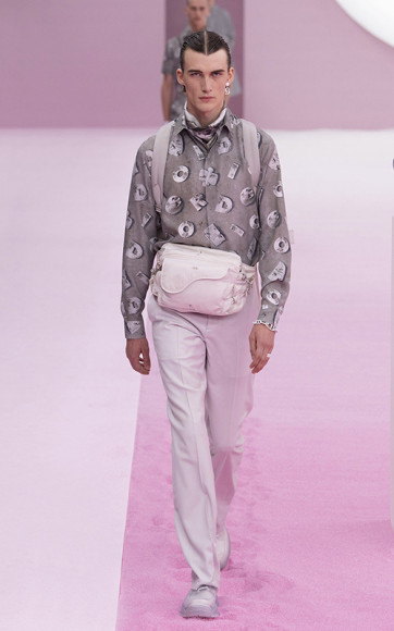 Принт по мотивам работ Дэниела Аршама в коллекции Dior Men, весна-лето 2020