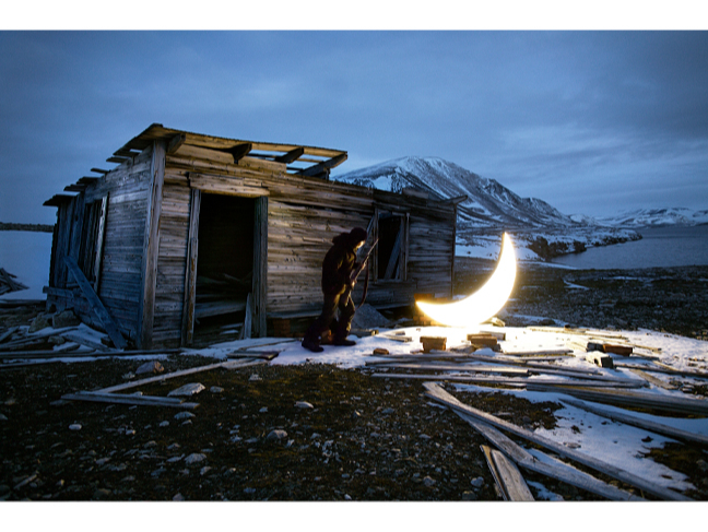 Леонид Тишков. Из проекта «Частная луна». Арктика, 2010. ©Леонид Тишков