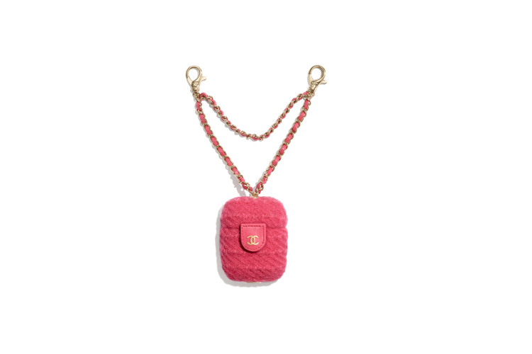 Чехол для AirPods Chanel, 82 300 руб. (Chanel)