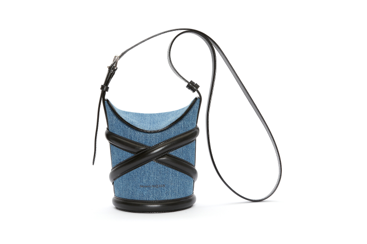 Alexander McQueen The Curve Bag, 114 500 руб. (Третьяковский проезд)