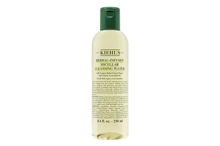 Мицеллярная вода с маслом тимьяна и меллисы Herbal-Infused Micellar Cleansing Water, Kiehl’s быстро, легко и эффективно очищает кожу и удаляет макияж, заметно успокаивает и смягчает ее, даря ощущение свежести