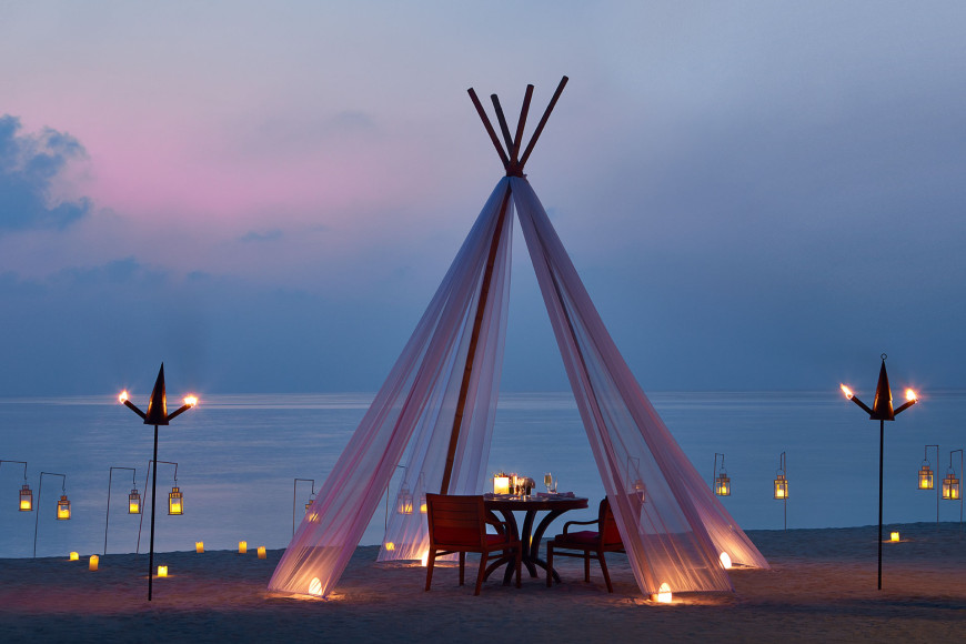Приватный ужин на двоих на курорте на курорте One&Only Reethi Rah (Мальдивы)
