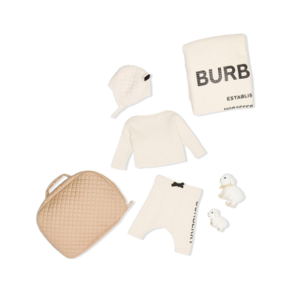 Подарочный комплект Burberry Kids, 69 200 руб. (Farftech)