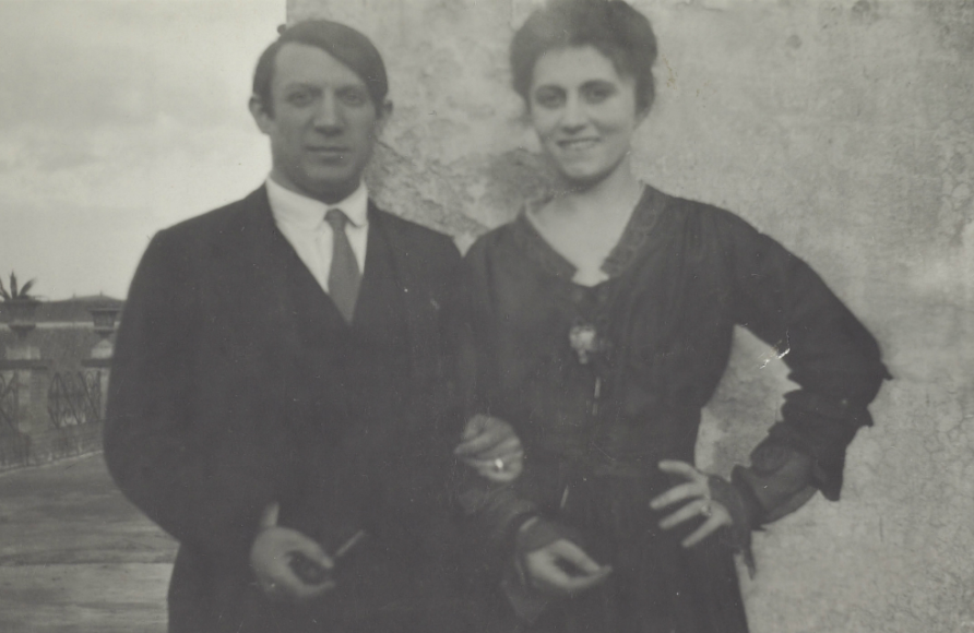 Пабло Пикассо и Ольга Хохлова на террасе отеля «Минерва». Рим, 1917
Архив Ольги Руис-Пикассо, Фонд поддержки искусства Альмины и Бернара Руис-Пикассо, Мадрид