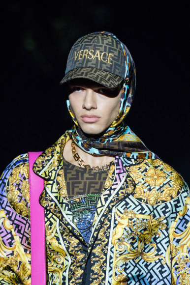 Детали совместной коллекции Fendi и Versace
