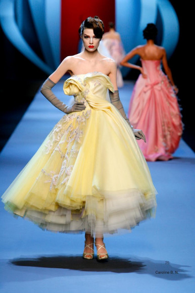 Платье авторства Джона Гальяно для Christian Dior. Весна/Лето 2011, Париж