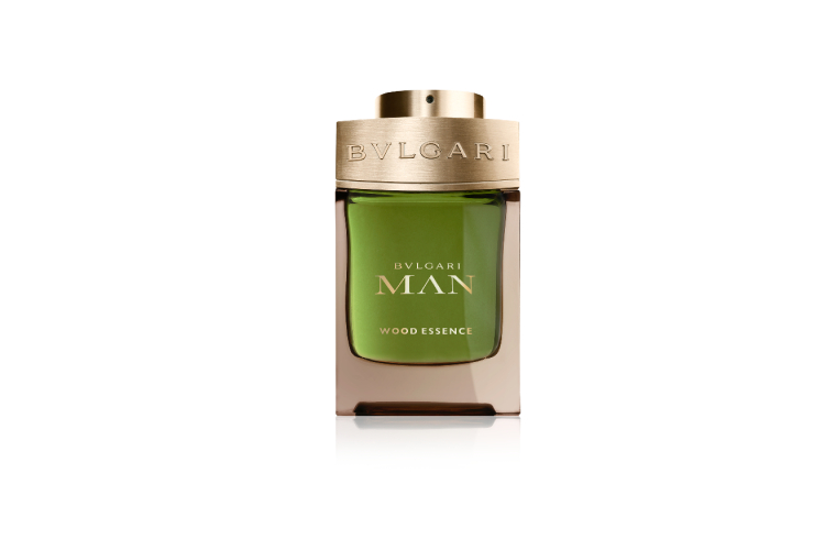 Мужской аромат Man Wood Essence, Bvlgari с нотами засахаренных цитрусов, цедры лимона, кориандра, кипариса, кедра и ветивера