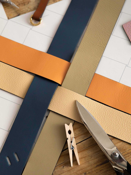 Процесс создания сумки Loewe Woven из кожи, оставшейся от предыдущих коллекций