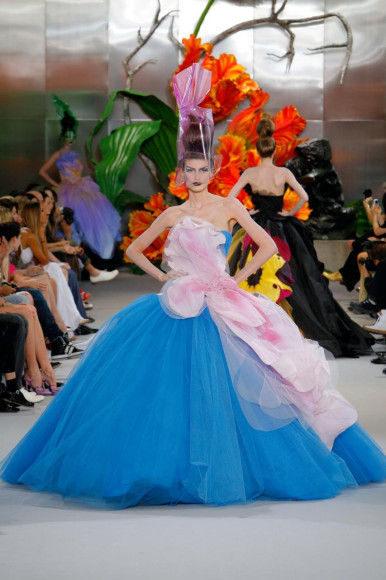 Платье Christian Dior авторства Джона Гальяно. Осень/Зима 2010, Париж