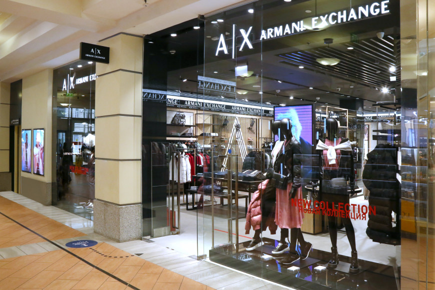 Магазин Armani Exchange в обновленном формате