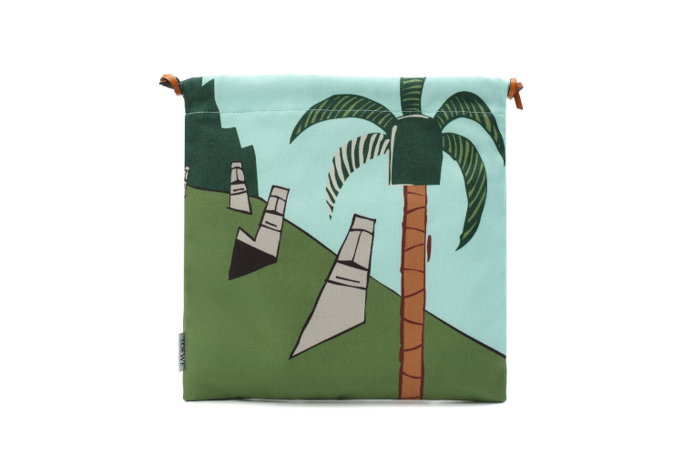 Косметичка Loewe, 22 900 руб.