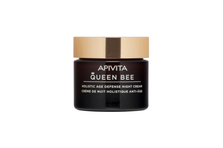 Комплексный антивозрастной ночной крем Queen Bee, Apivita борется с признаками старения, потерей эластичности, неровным тоном кожи, тусклостью и сухостью, одновременно обеспечивая подтягивающий эффект. Формула содержит фирменные ингредиенты: маточное молочко, инкапсулированное в липосомы, и настой дикой розы