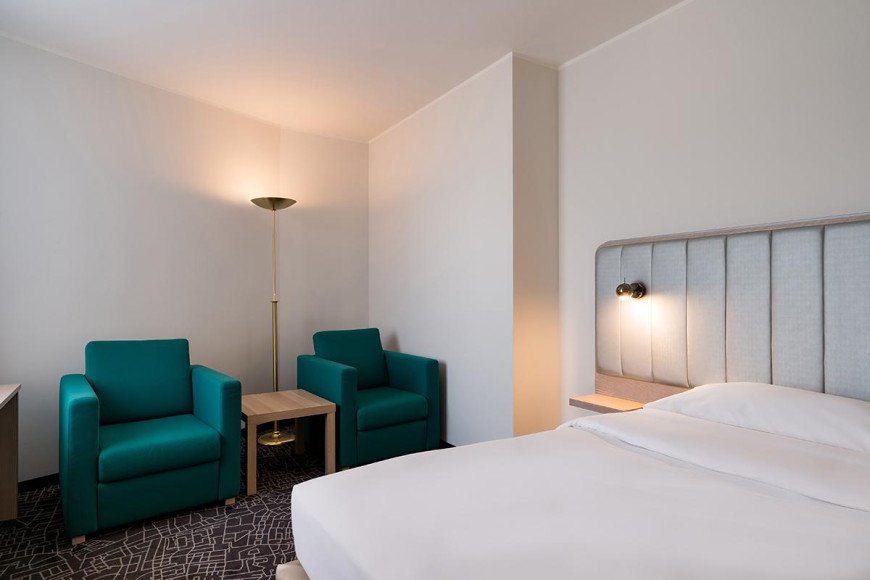 Отель Park Inn by Radisson Pribaltiyskaya Hotel & Congress Center (ул. Кораблестроителей, 14)